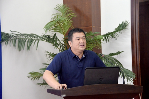 副校长张晓峰教授作为学科带头人汇报中医骨伤科学梯队建设情况